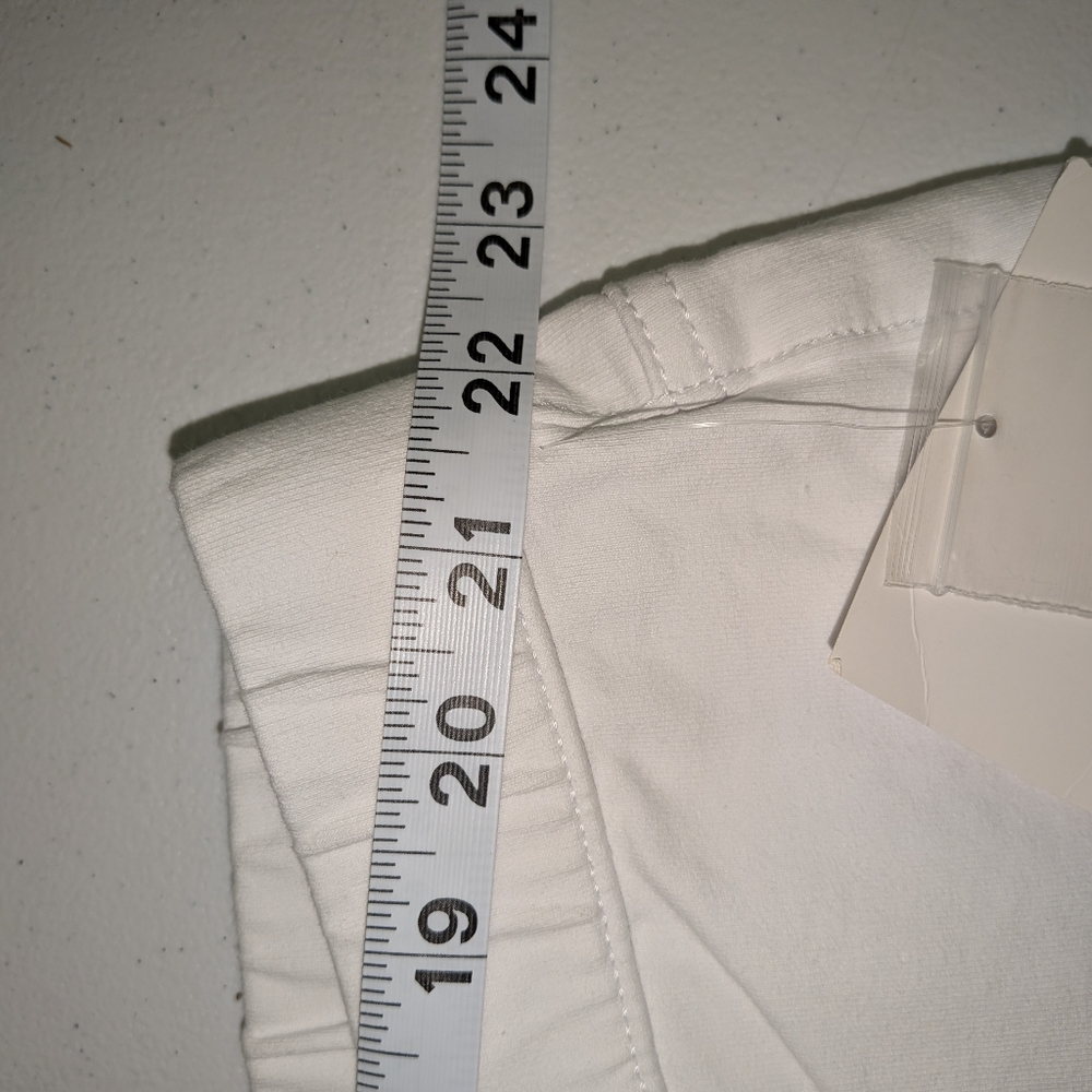 Dream Jeanwee by Quacker Factory White Pull-On Pants - Picture 12 of 14